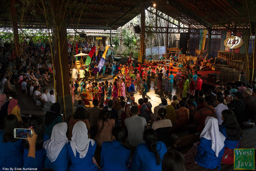 Saung Angklung Udjo, 